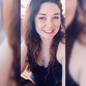 Meet your Posher, Adrienne